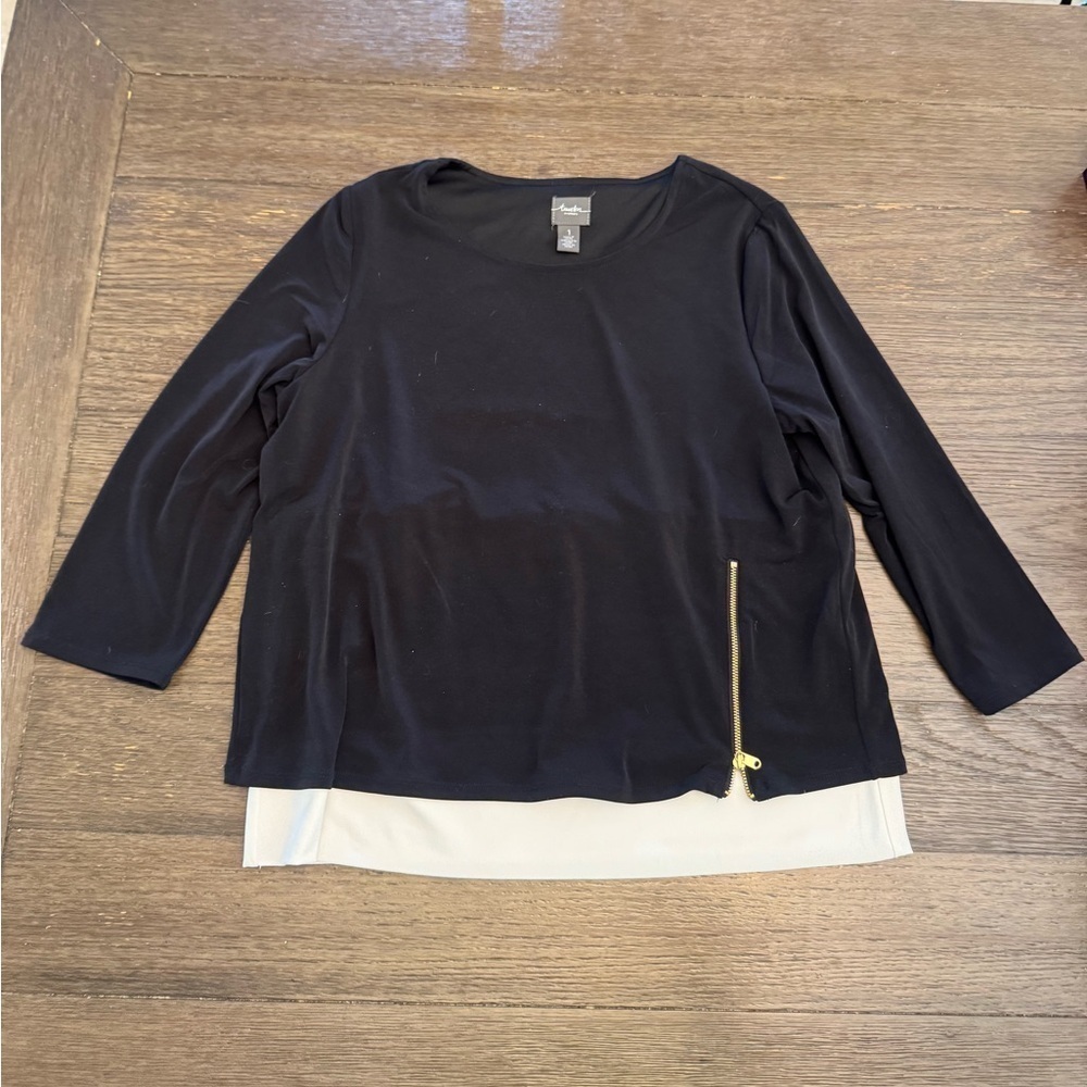 Travelers by Chicos Black and White Blouse with Gold Zipper 1x